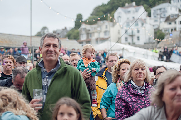 Looe-music-festival-2016-CROWDS-LAURA CROUCHLEY-HR-DSC_6259