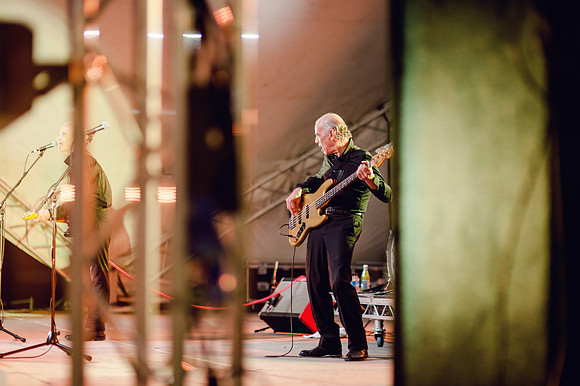 Looe-music-festival-2016-WILKO JOHNSON-LAURA CROUCHLEY-HR-DSC_6036