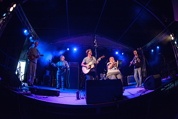 Looe-music-festival-2016-DR. THUDS REMEDY-LAURA CROUCHLEY-HR-DSC_5673