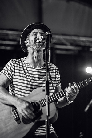 Looe-music-festival-2016-DR. THUDS REMEDY-LAURA CROUCHLEY-HR-DSC_5593