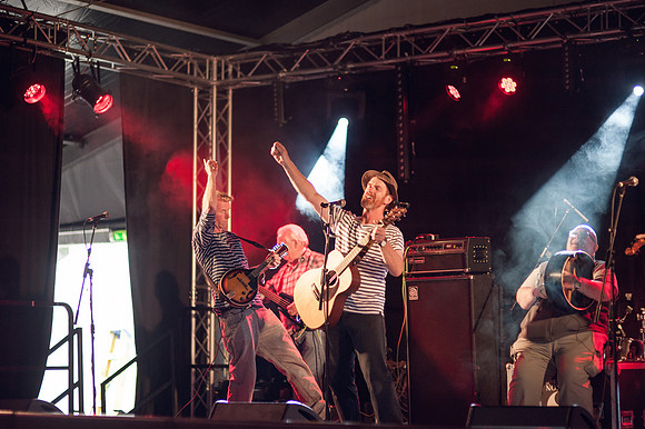 Looe-music-festival-2016-DR. THUDS REMEDY-LAURA CROUCHLEY-HR-DSC_5528