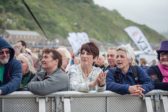 Looe-music-festival-2016-CROWDS-LAURA CROUCHLEY-HR-DSC_6268