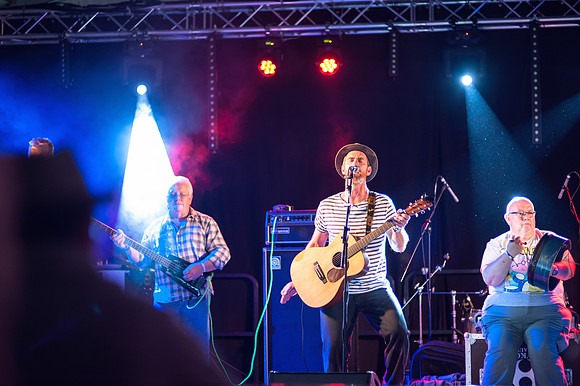 Looe-music-festival-2016-DR. THUDS REMEDY-LAURA CROUCHLEY-HR-DSC_5637