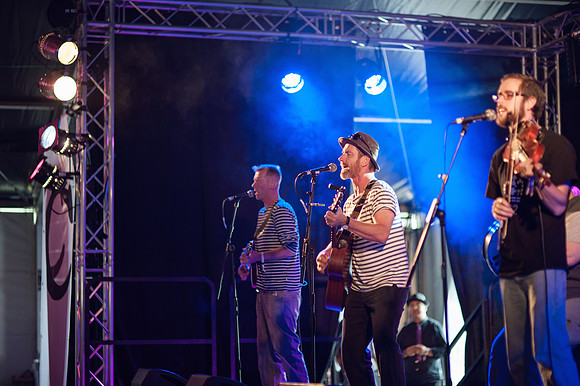 Looe-music-festival-2016-DR. THUDS REMEDY-LAURA CROUCHLEY-HR-DSC_5536