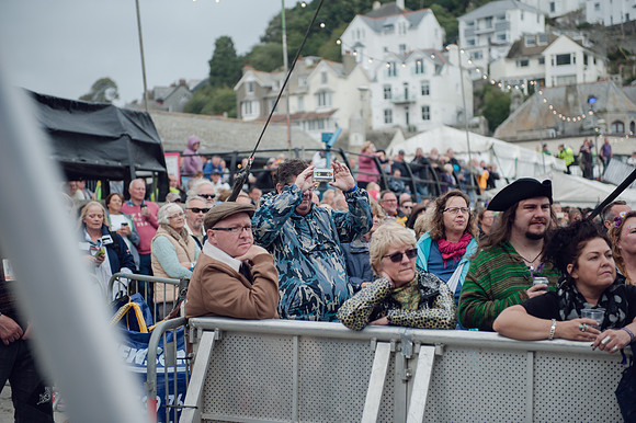 Looe-music-festival-2016-CROWDS-LAURA CROUCHLEY-HR-DSC_6295