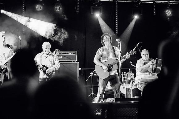 Looe-music-festival-2016-DR. THUDS REMEDY-LAURA CROUCHLEY-HR-DSC_5634