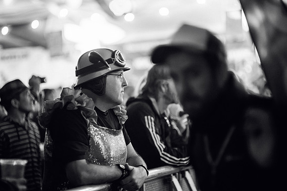 Looe-music-festival-2016-CROWDS-LAURA CROUCHLEY-HR-DSC_6664