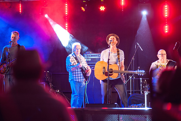 Looe-music-festival-2016-DR. THUDS REMEDY-LAURA CROUCHLEY-HR-DSC_5636