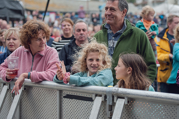 Looe-music-festival-2016-CROWDS-LAURA CROUCHLEY-HR-DSC_6261
