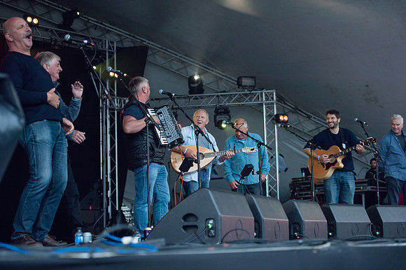 Looe-music-festival-2016-FISHERMAN'S FRIENDS-LAURA CROUCHLEY-HR-DSC_6264